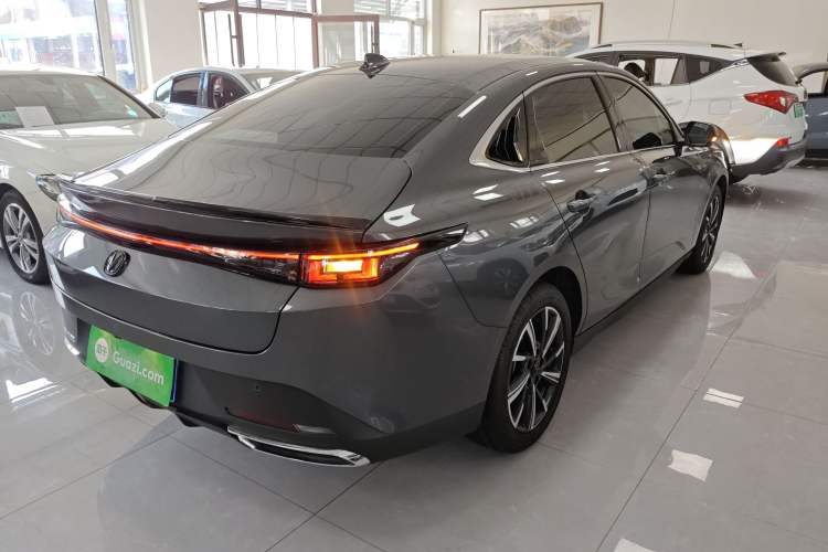 Used CHANGAN Eado 2025 Blue Whale 1.5T 500Bar Prestige Model
