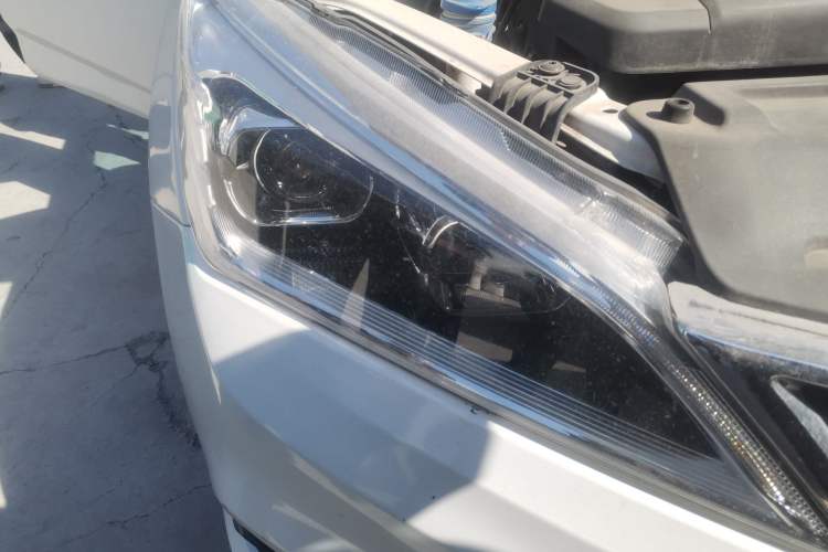 Used CHANGAN Eado DT 2019 1.6L Automatic Smart Enjoyment Model China VI Standard Right Front Headlight