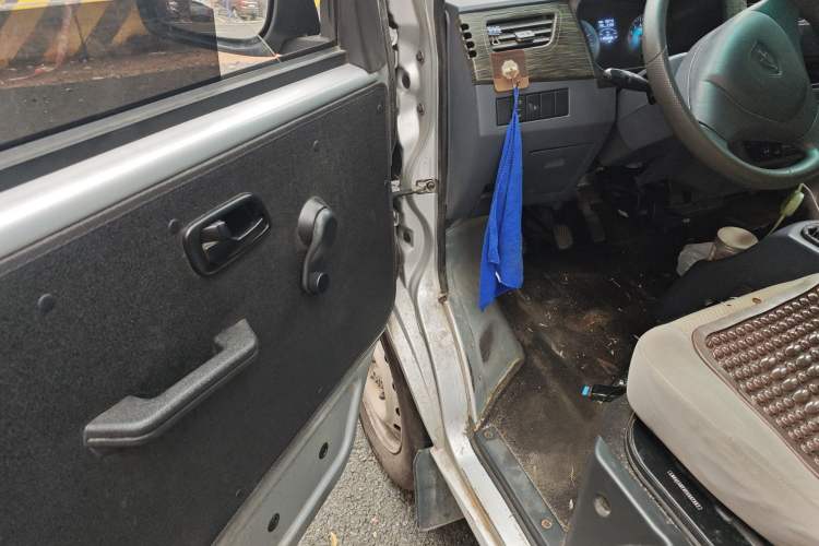 Used Jinbei New Hiace X30L 2023 1.5L Super-Enjoyment Edition Passenger Van 5/6/7-Seater Non-Air-Conditioned Version SWC15M Driver Seat