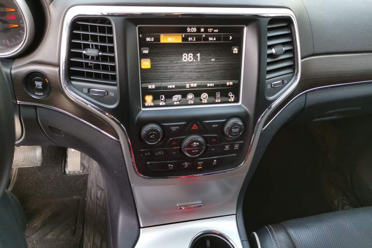 Used Jeep Grand Cherokee 2015 3.6L Luxury Navigation Edition
