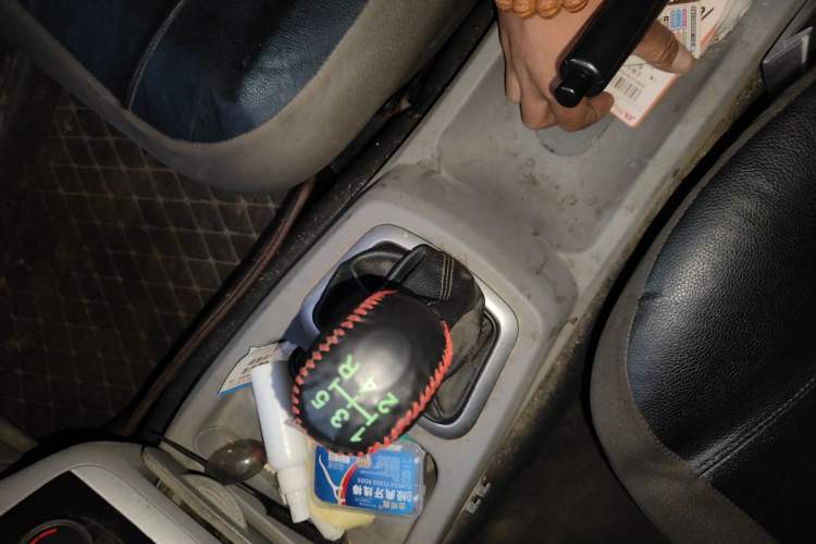 Used BAIC Weiwang M20 2014 1.5L practical type BJ415A Gear Lever