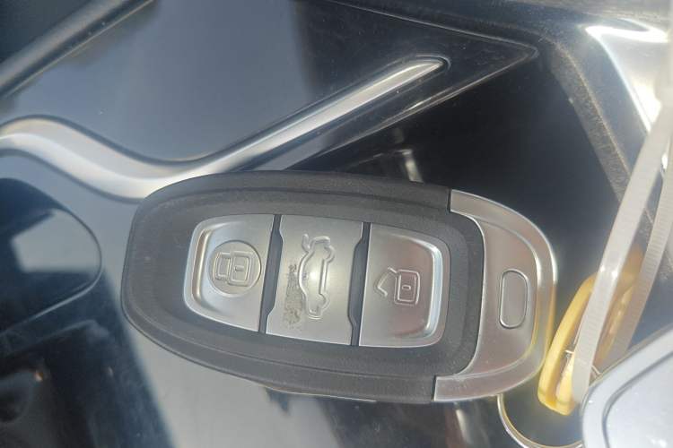 Used Hongqi E-QM5 2022 431 km Charge & Enjoy Edition Interior 1