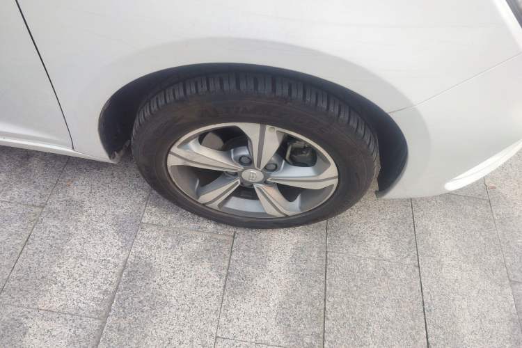 Used Geely Auto Emgrand GL 2017 1.8L DCT Elite Model
