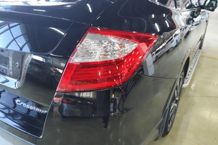 Used Honda Crosstour 2016 2.4L Luxury Edition