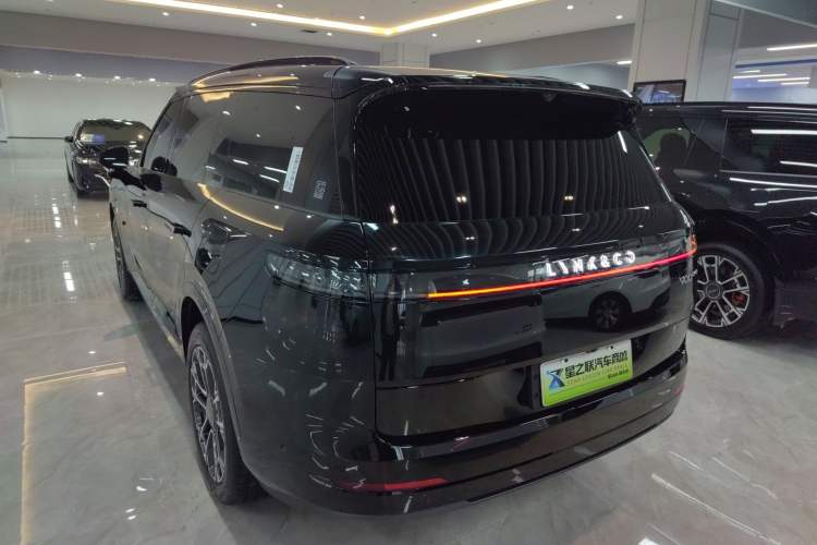 Used Lynk & Co 900 2025 2.0T Ultra Rear Left 45 Deg