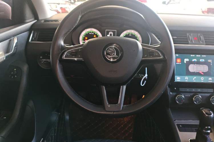 Used Skoda Octavia 2018 1.6L Automatic Luxury Edition