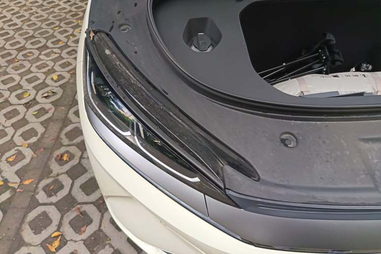 Used BYD Qin L 2025 EV 545KM Cloud Suspension Edition Right Front Headlight