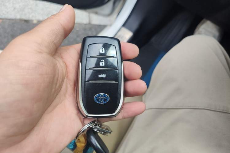 Used Toyota Corolla 2017 Revised Dual-Engine 1.8L E-CVT Leading Edition
