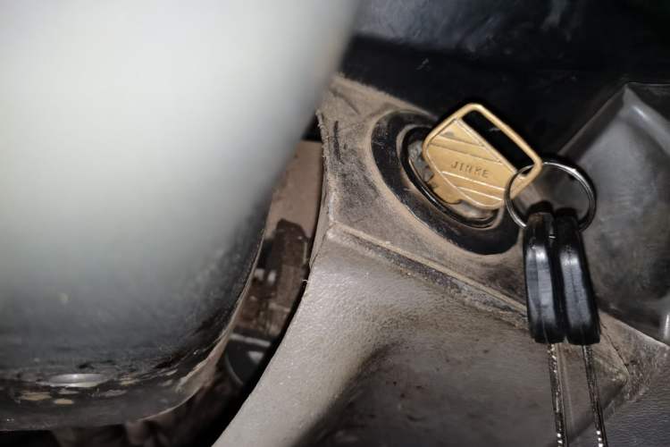 Used Jinbei Hiace 2014 2.0L 5th Generation Kuaiyunwang Business Version 4G19 Vehicle Key