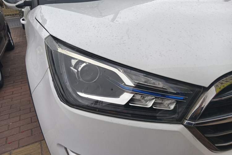 Used Zotye T300 2017 1.5L Manual Luxury Model Right Front Headlight