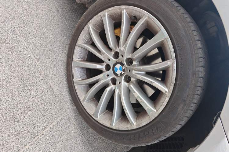 Used BMW 5 Series 2014 520Li Elegant Model
