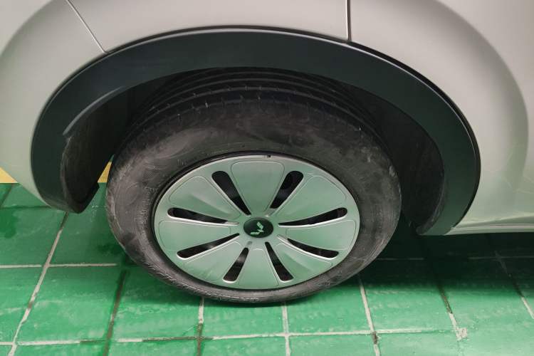 Used Wuling Bingo 2023 333 km Fast-Share Version Right Rear Wheel Hub