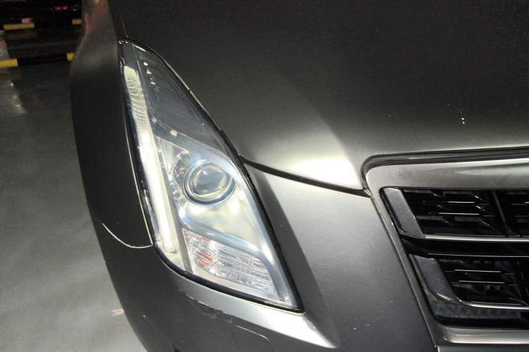 Used Cadillac XTS 2017 28T Tech Edition Right Front Headlight