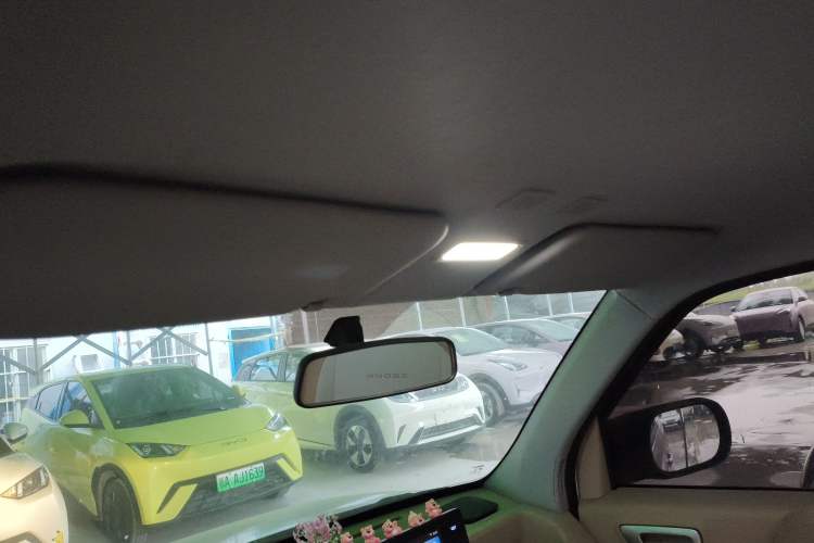 Used Geely Galaxy Panda 2024 Panda Mini 200km Endurance Bear Headliner