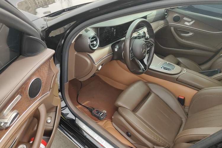 Used Mercedes-Benz E-Class 2022 Second Facelift E 300 L Fashion Edition
