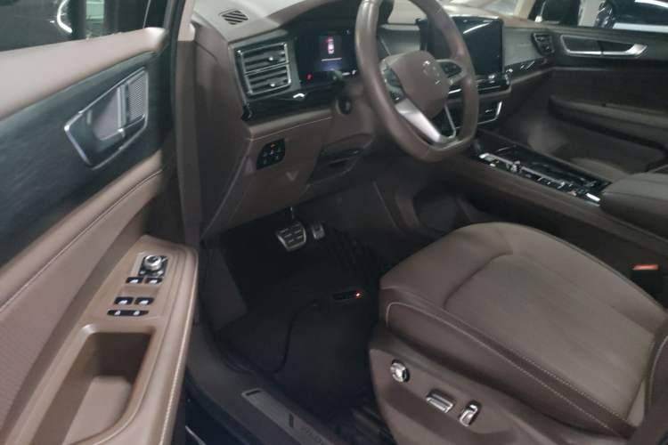 Used Volkswagen Viloran 2022 380TSI Luxury Edition Left Front Seat