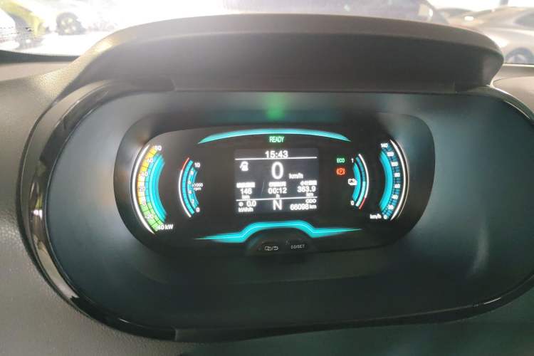 Used Chery Little Ant 2022 Restyled Version Sweet Pink Edition Half-Sugar Version 30.6 kWh 30 kW 301 km
