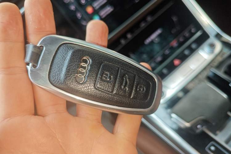 Used Audi Q7 2022 55 TFSI quattro S line Sport model