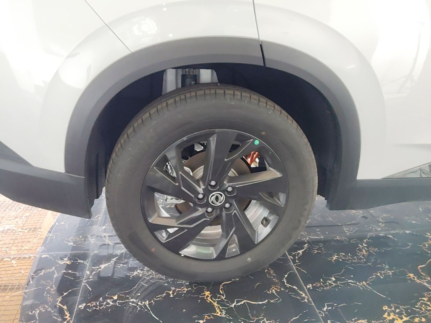Dongfeng Aeolus SKY EV01 2025 530 km AIR Elite Edition — снимка 11