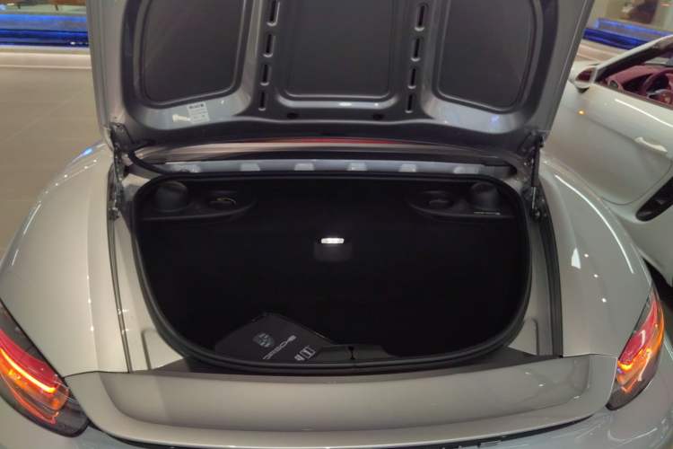 Used Porsche 718 2022 Boxster 2.0T Trunk