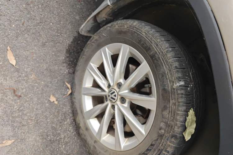 Used Volkswagen Tiguan 2015 1.8TSI Automatic Two-Wheel Drive Comfort Edition Right Front Wheel Hub