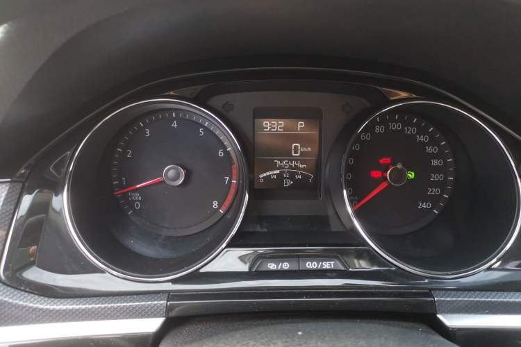 Used Volkswagen C-TREK 2017 1.6L Automatic Comfort Model Odometer Close Up