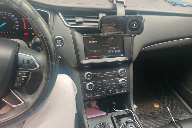 Used Ford Taurus 2015 EcoBoost 245 Fashion Edition Audio And AC Panel