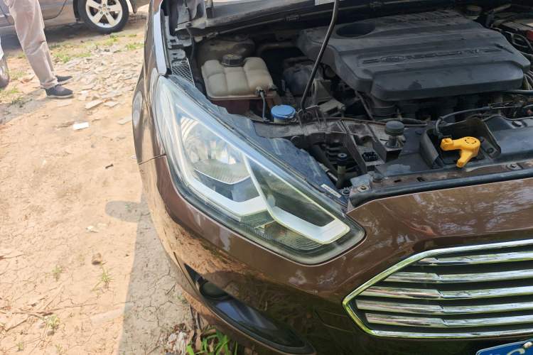 Used Ford Escort 2015 1.5L Manual Comfort Model
