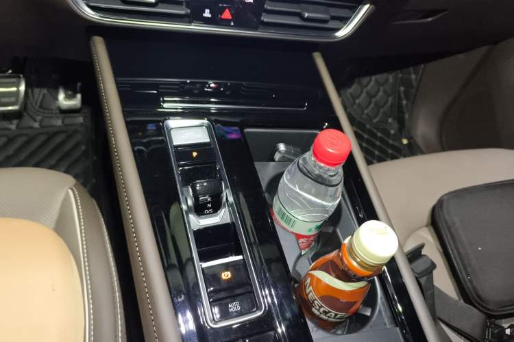 Used Volkswagen Viloran 2022 380TSI Prestige Edition Gear Lever