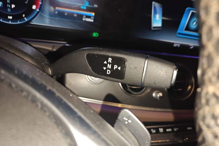 Used Mercedes-Benz E-Class 2017 E 200 L 4MATIC Gear Lever
