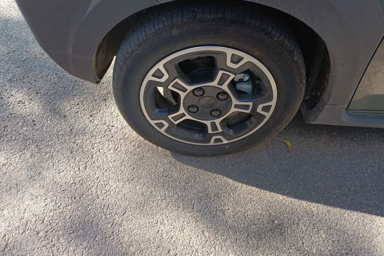 Used Geely Galaxy Panda 2025 210km Panda Rider Left Front Wheel Hub