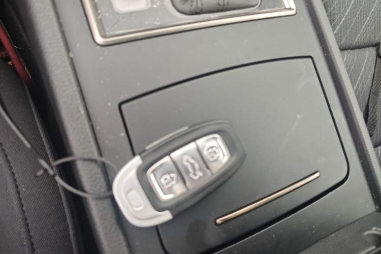 Used Hongqi H7 2021 1.8T Executive Edition Vehicle Key