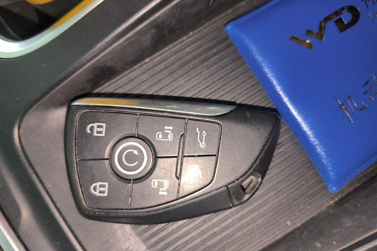 Used Buick Century 2023 2.0T Seven-Seater Deluxe Edition Vehicle Key