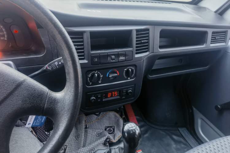 Used Wuling Zhiguang 2015 1.2L Practical LS-I Model