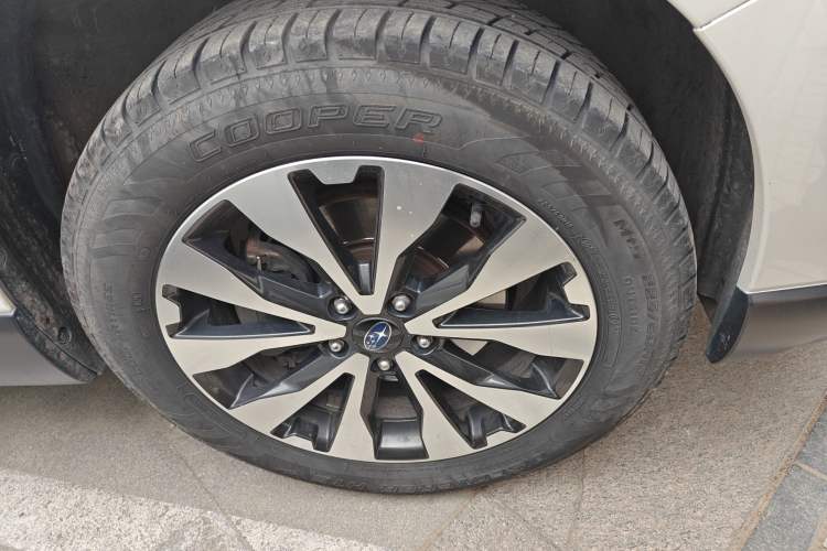 Used Subaru Outback 2017 2.5i Sport Navigation Edition with EyeSight Right Front Wheel Hub