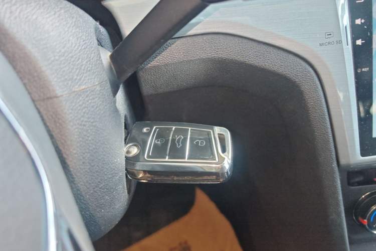 Used Volkswagen Lamando 2015 230TSI DSG Fashion Edition
