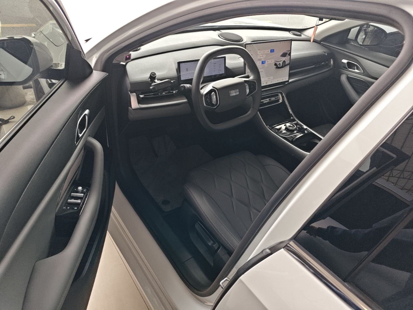 Geely Galaxy A7 2025 Model EM-i 150km Long-Distance Edition — снимка 18