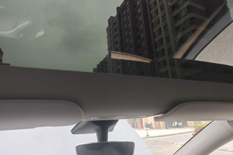 Used Tesla Model Y 2021 Long-Range All-Wheel-Drive Version