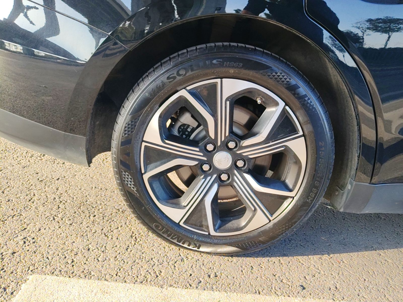 Hongqi E-QM5 2023 Base Travel Edition — снимка 11