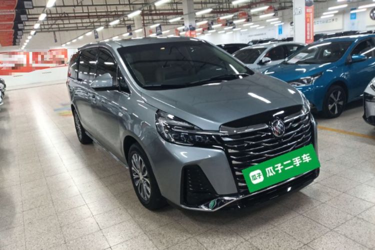 Used Buick GL8 2023 Facelifted Land Cruiser Executive Luxury Version