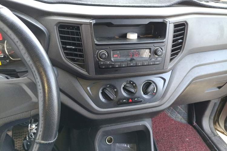 Used Wuling Hongguang V 2019 1.5L Base Window-Sealed Vehicle China VI LAR