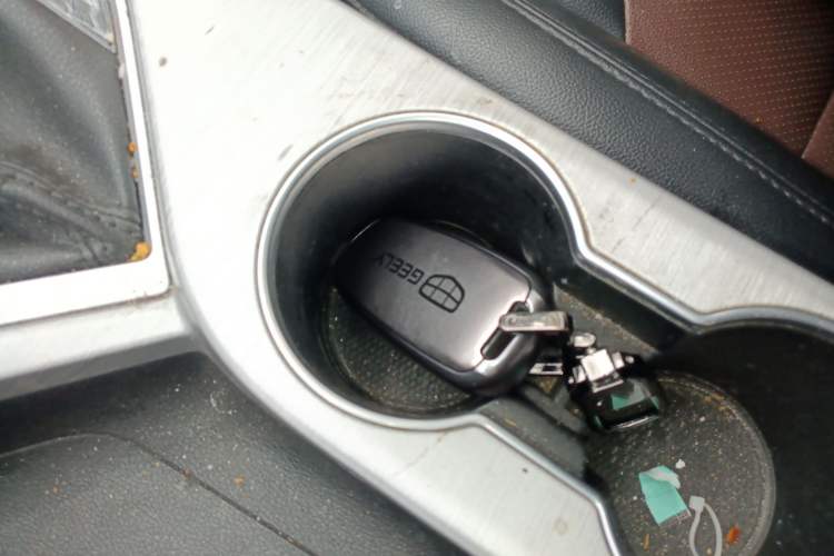 Used Geely Auto Vision 2019 Upgraded Model 1.5L CVT Luxury Version China VI Standard