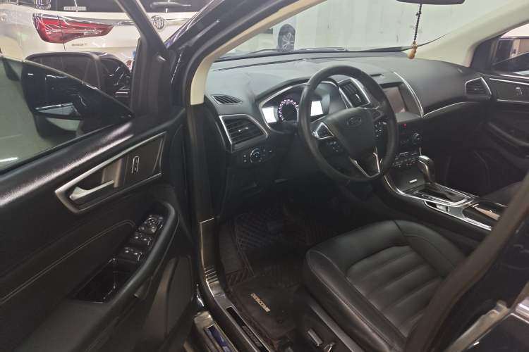 Used Ford Edge 2018 EcoBoost 245 Two-Wheel-Drive Titanium 7-Seater China VI Standard Driver Seat