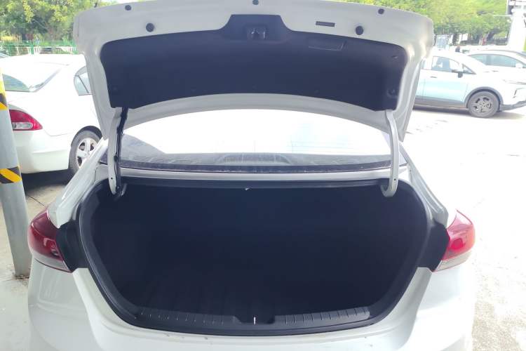 Used Hyundai Elantra (6th Generation / Lingdong) 2016 1.6L Automatic ZhiXuan – Elite Version
