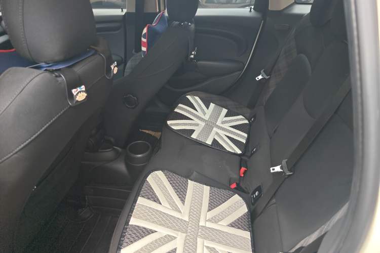 Used MINI 2016 1.5T COOPER Five-Door Edition Left Rear Seat