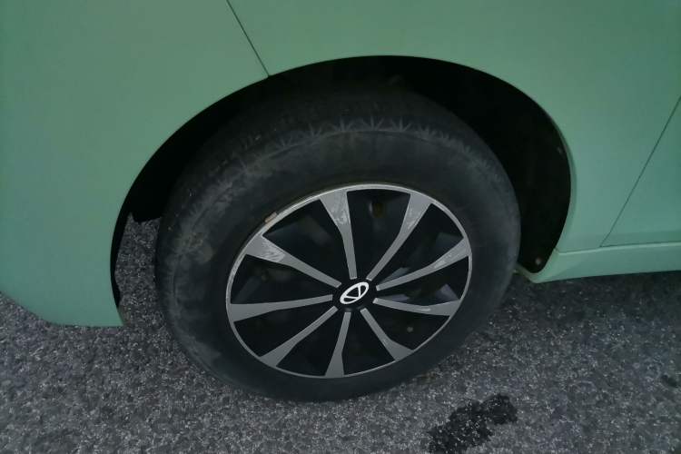 Used Chery QQ Ice Cream 2022 170km Sundae Phosphate Lithium-Ion