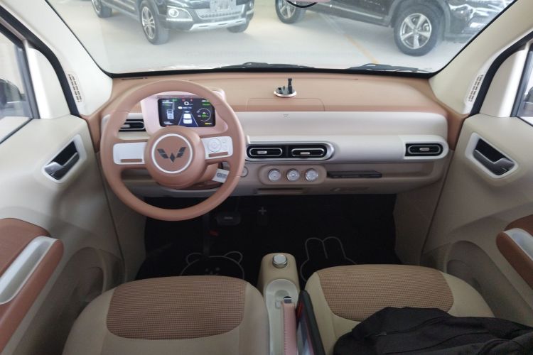 Used Wuling Hongguang MINIEV 2024 Third Generation 120 km Center Console