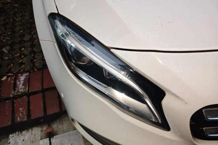 Used Mercedes-Benz GLA 2018 GLA 220 4MATIC Sport Edition Right Front Headlight