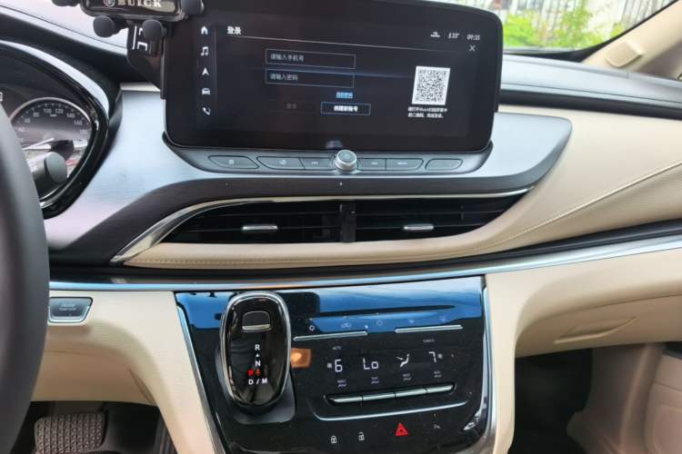 Used Buick GL8 2023 Facelifted Land Cruiser Executive Luxury Version