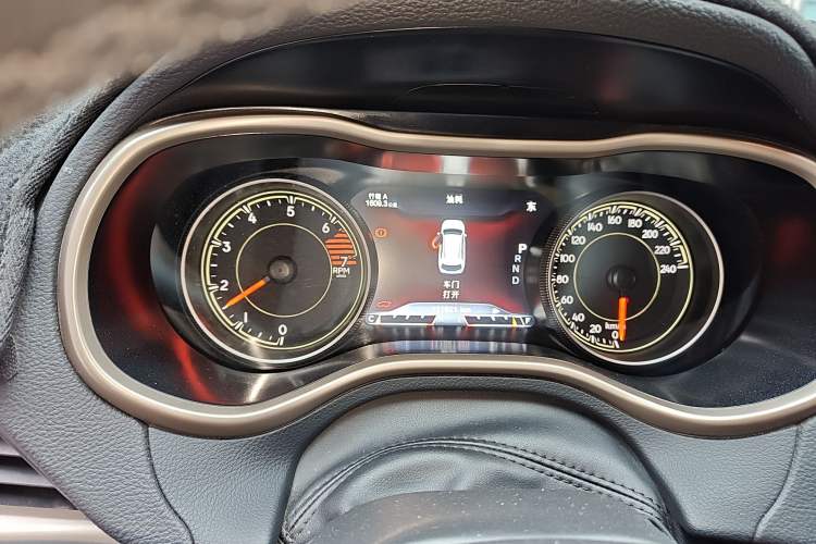 Used Jeep Cherokee 2016 2.0L Superior Edition
